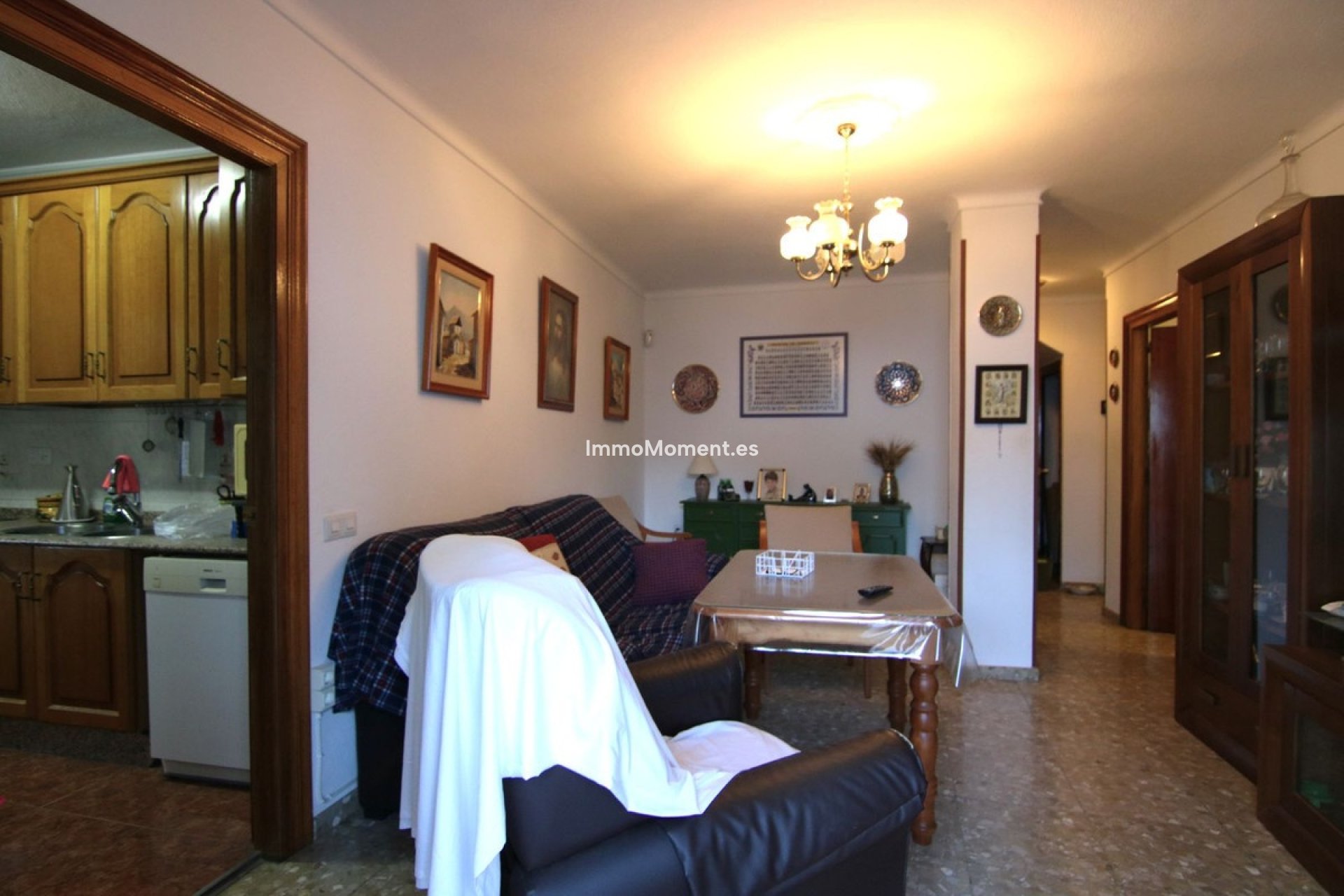 Resale - Apartment - Inland  - Guaro
