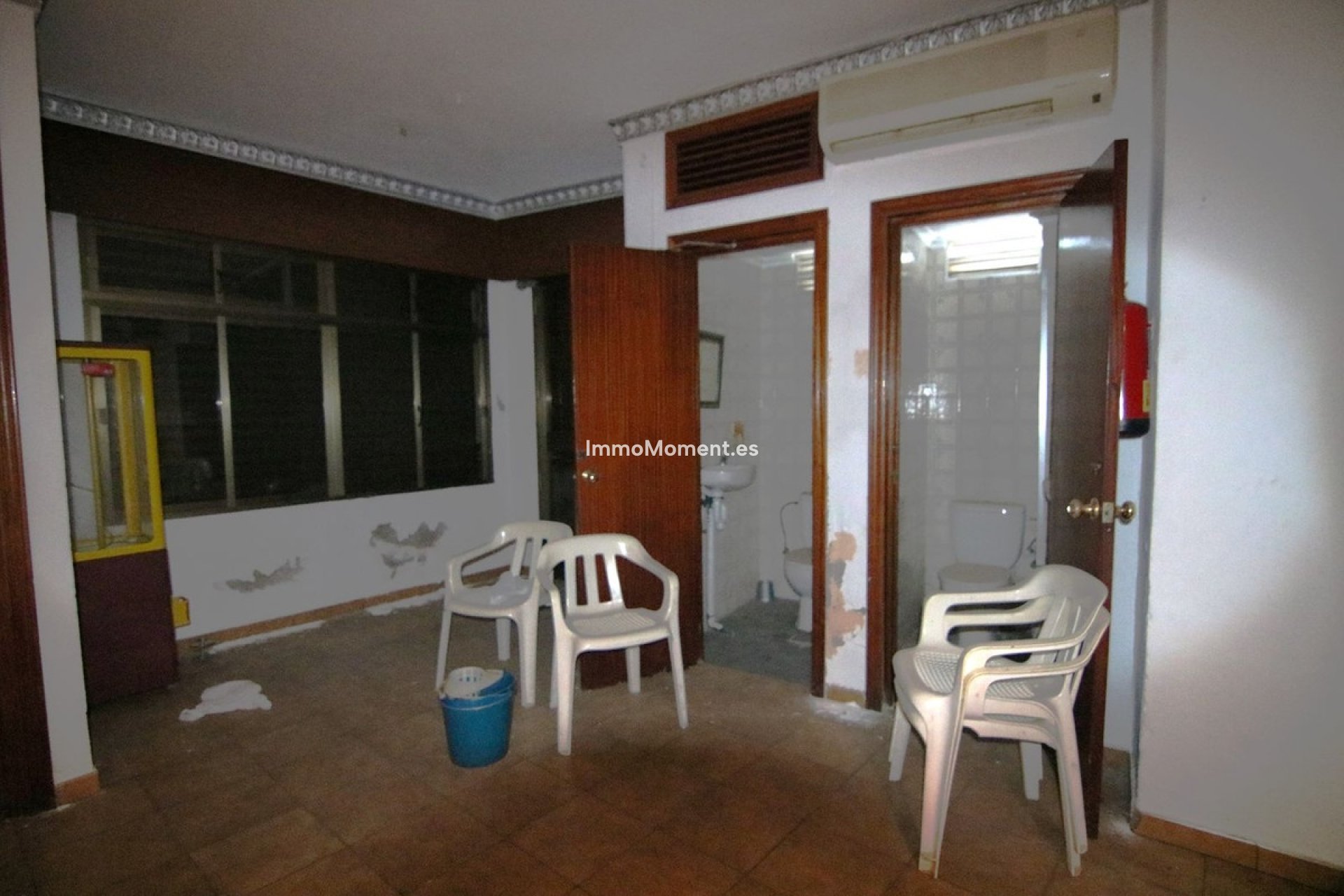 Resale - Apartment - Inland  - Guaro