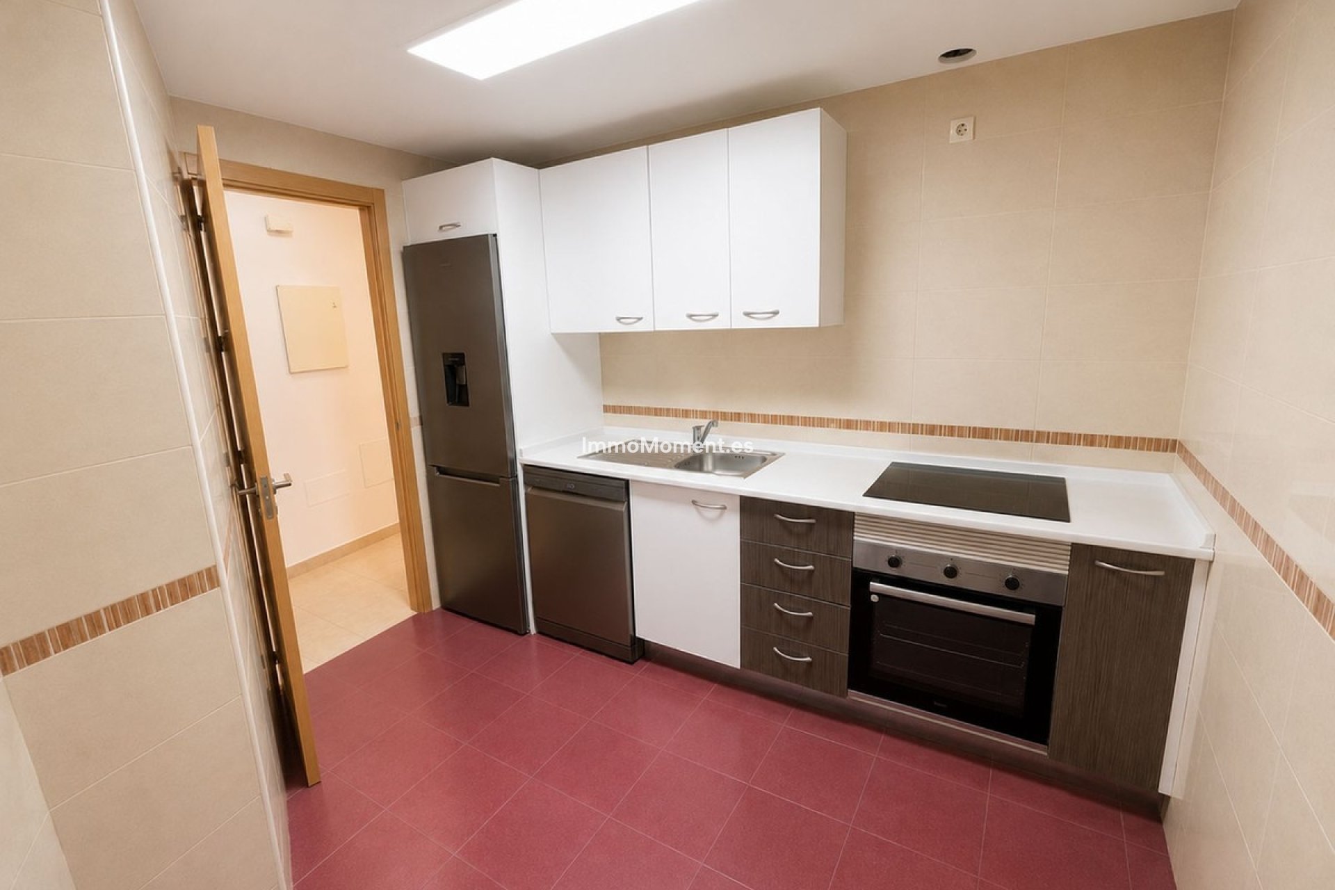 Resale - Apartment - Inland  - Guaro
