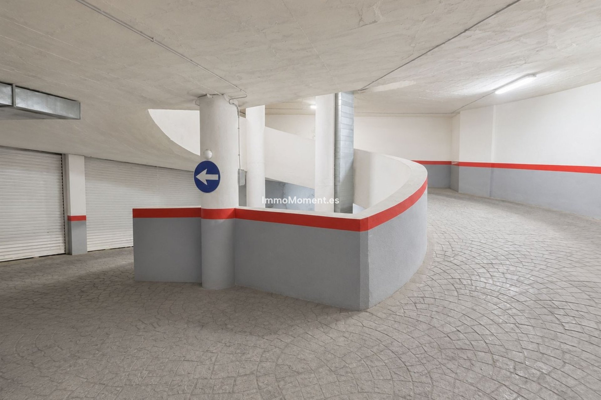 Resale - Apartment - Inland  - Guaro