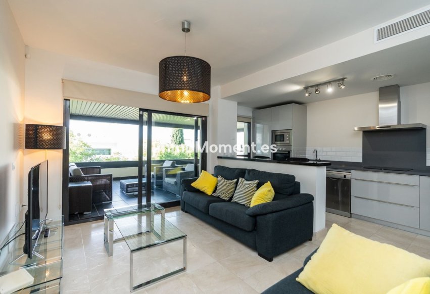Resale - Apartment - Málaga - Benahavís