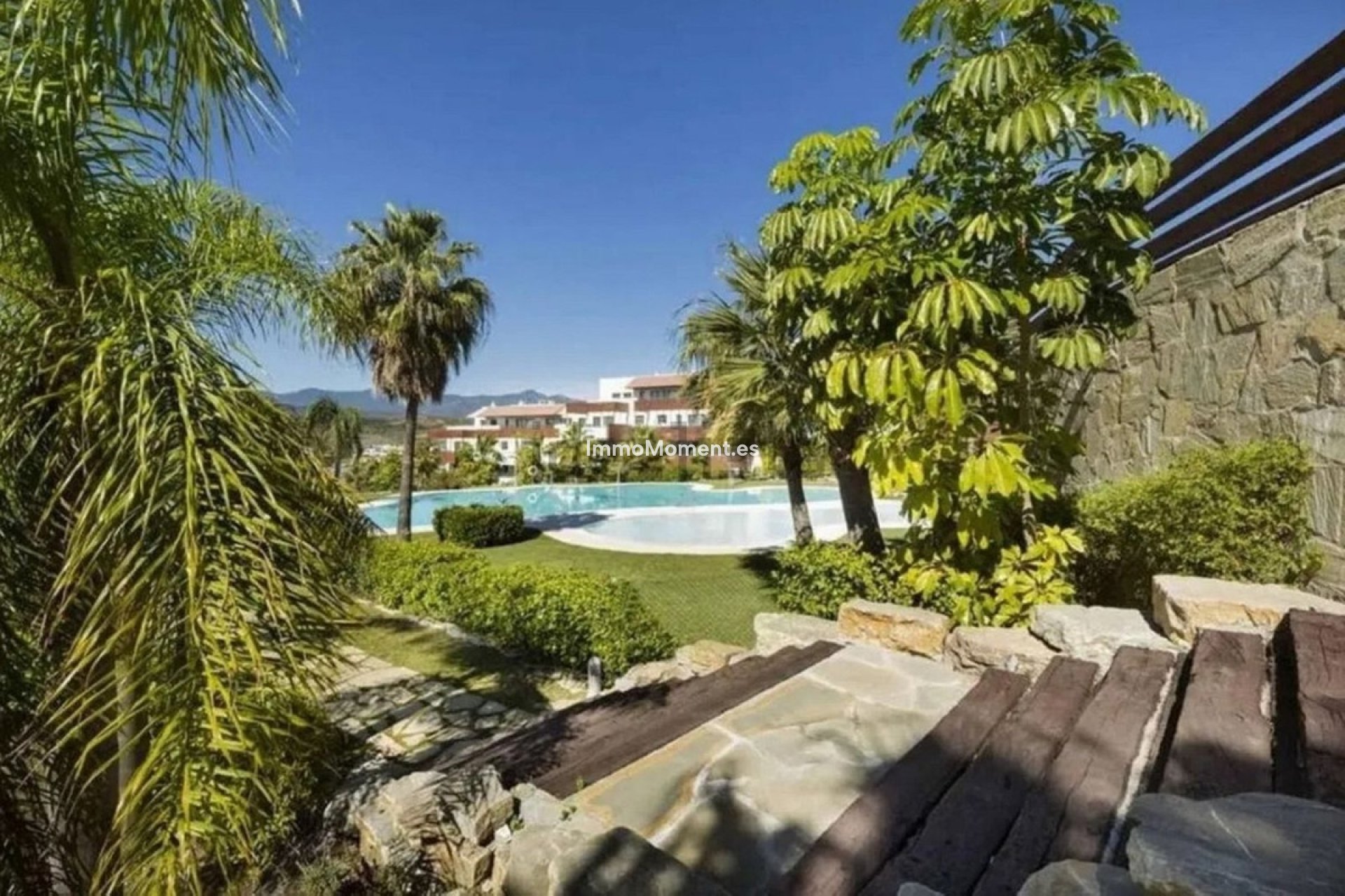 Resale - Apartment - Málaga - Benahavís