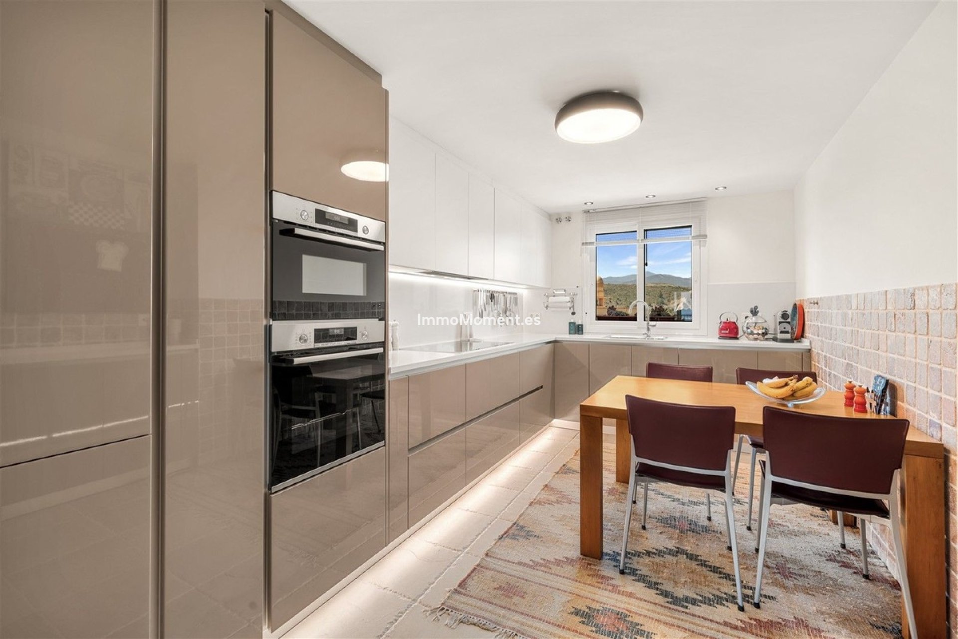 Resale - Apartment - Málaga - Benahavís