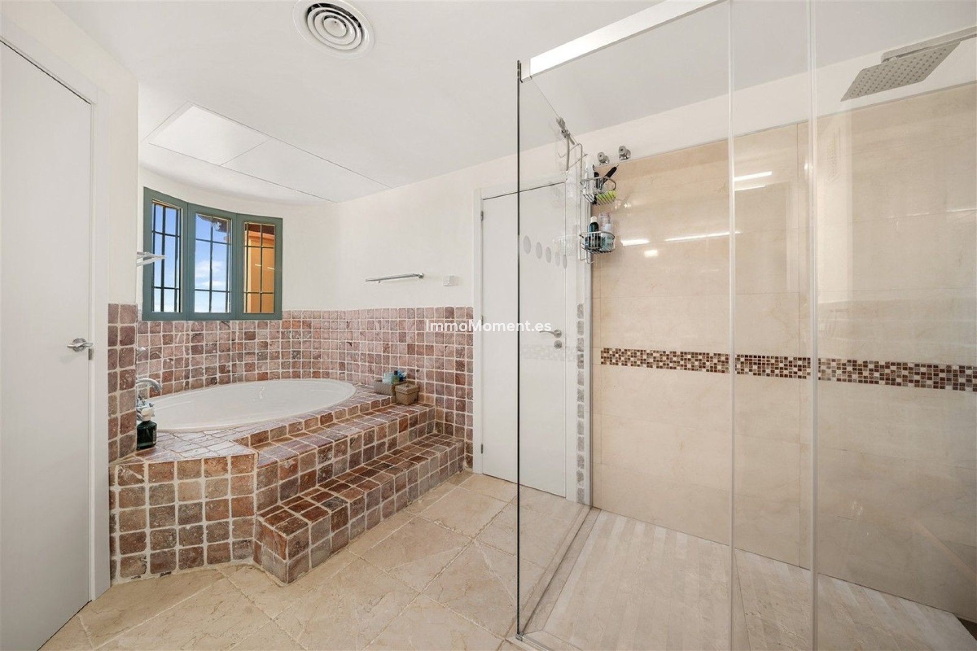 Resale - Apartment - Málaga - Benahavís