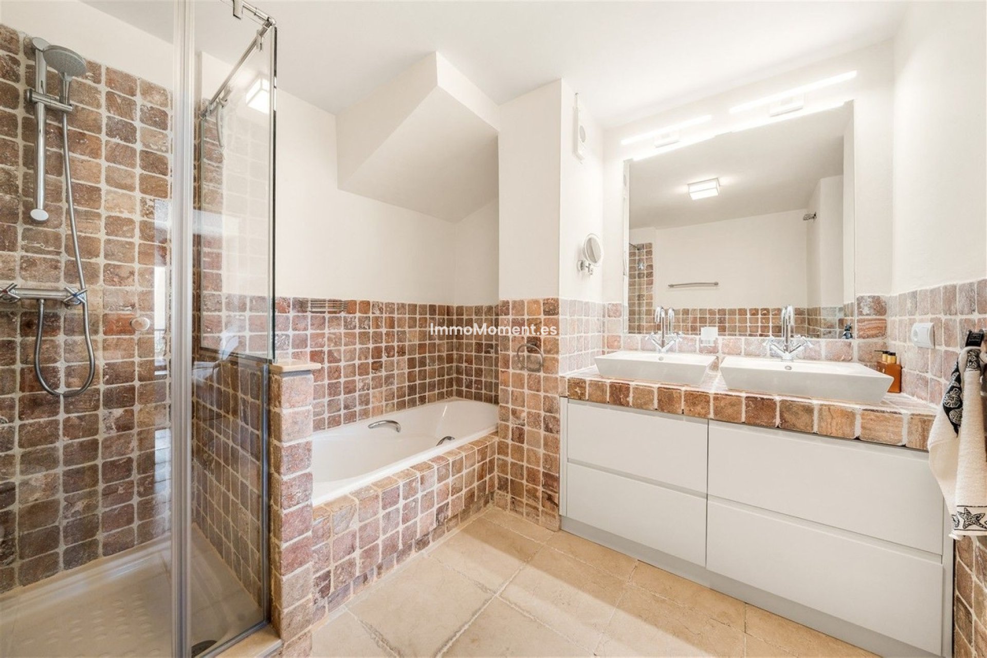 Resale - Apartment - Málaga - Benahavís