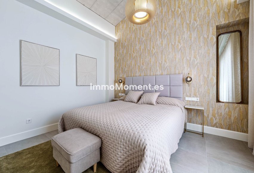 Resale - Apartment - Málaga - Centro Histórico
