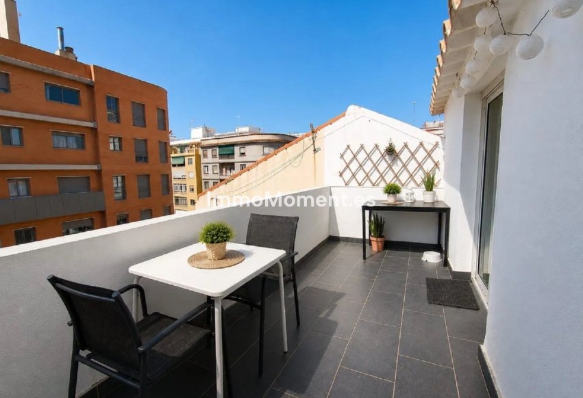 Resale - Apartment - Málaga - Málaga Centro