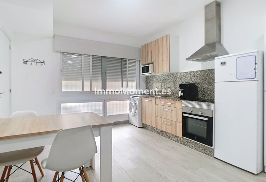 Resale - Apartment - Málaga - Málaga Centro