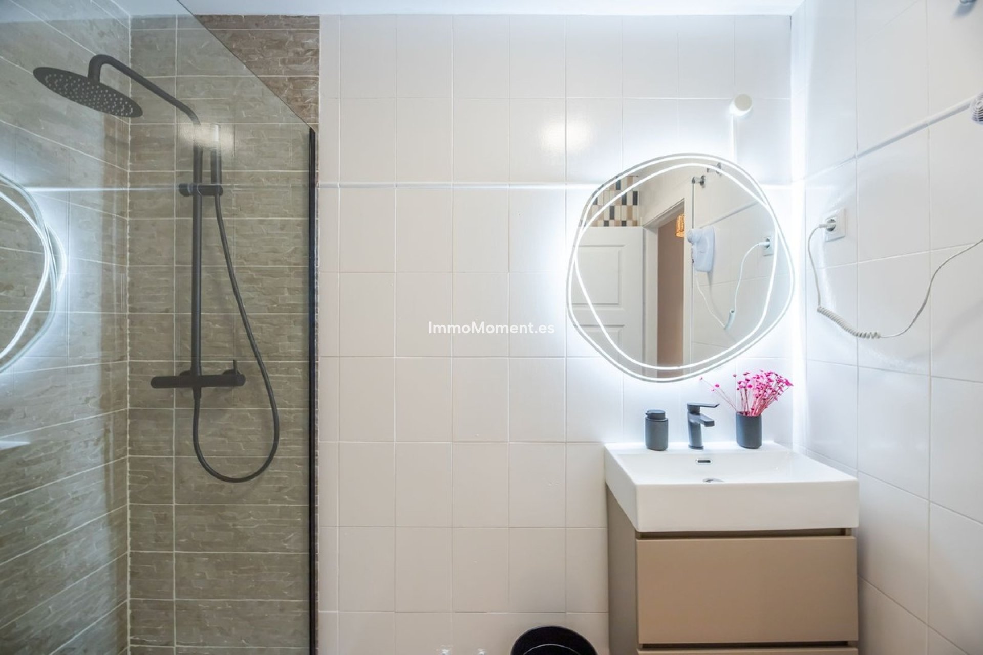 Resale - Apartment - Málaga - Málaga Centro