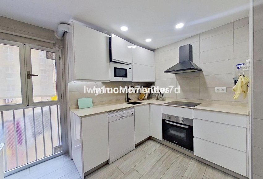Resale - Apartment - Málaga - Málaga Centro