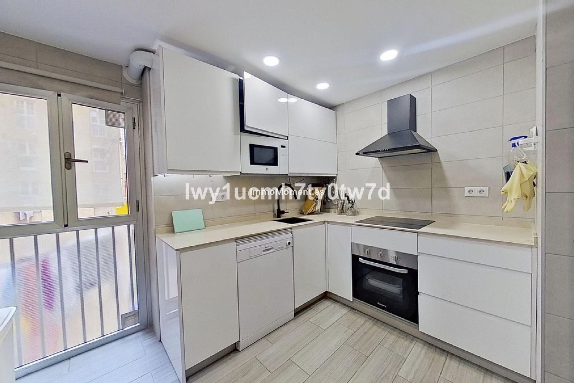 Resale - Apartment - Málaga - Málaga Centro