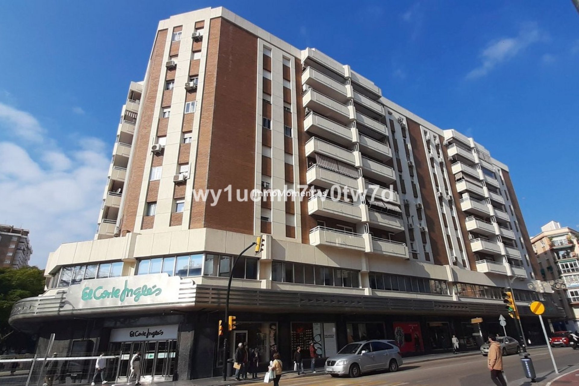 Resale - Apartment - Málaga - Málaga Centro