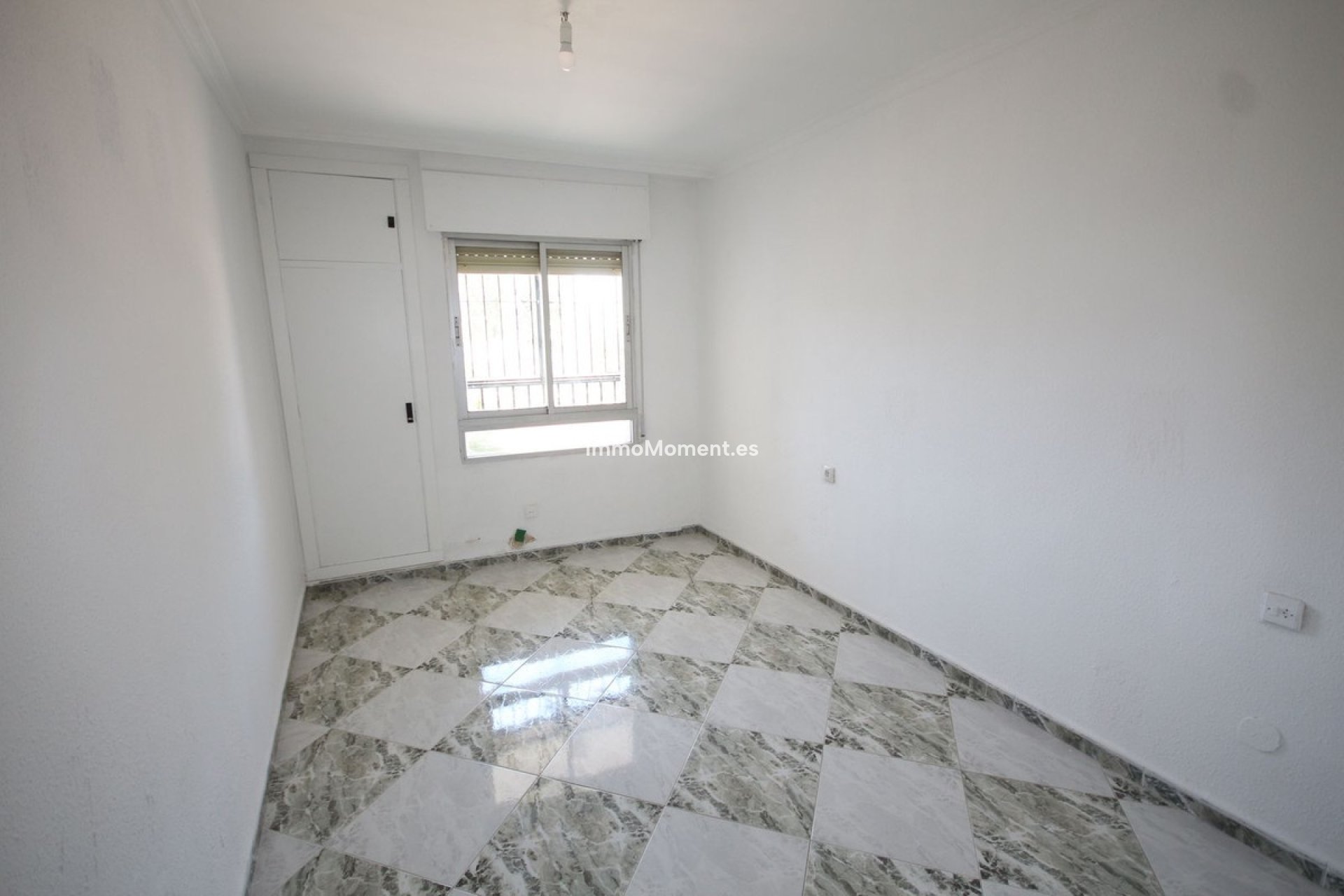 Resale - Apartment - Málaga - Málaga Centro