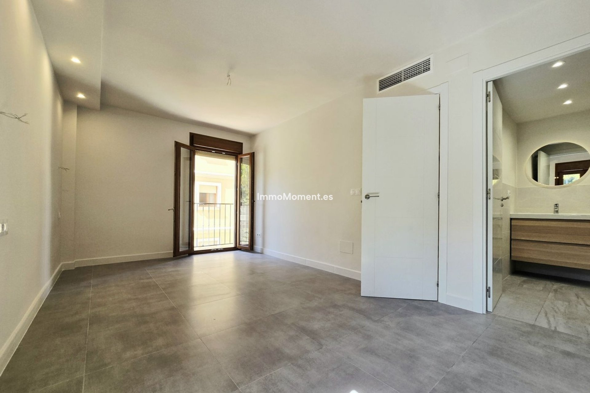Resale - Apartment - Málaga - Málaga Centro