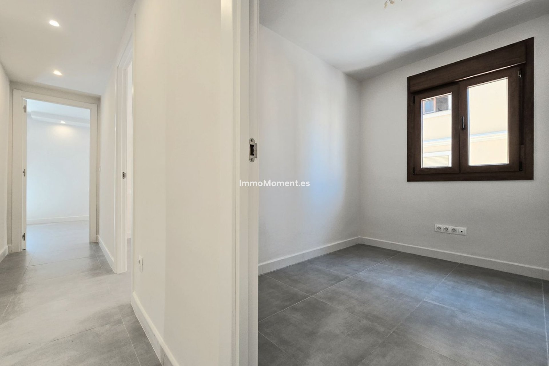 Resale - Apartment - Málaga - Málaga Centro
