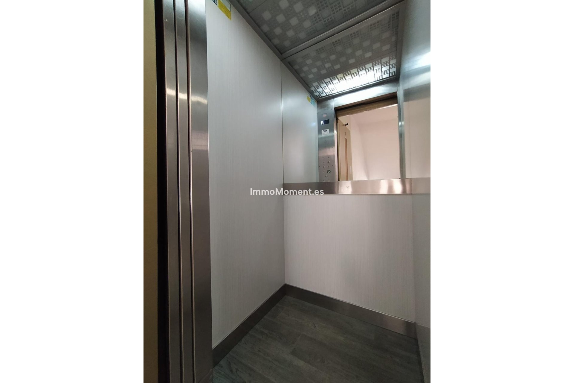 Resale - Apartment - Málaga