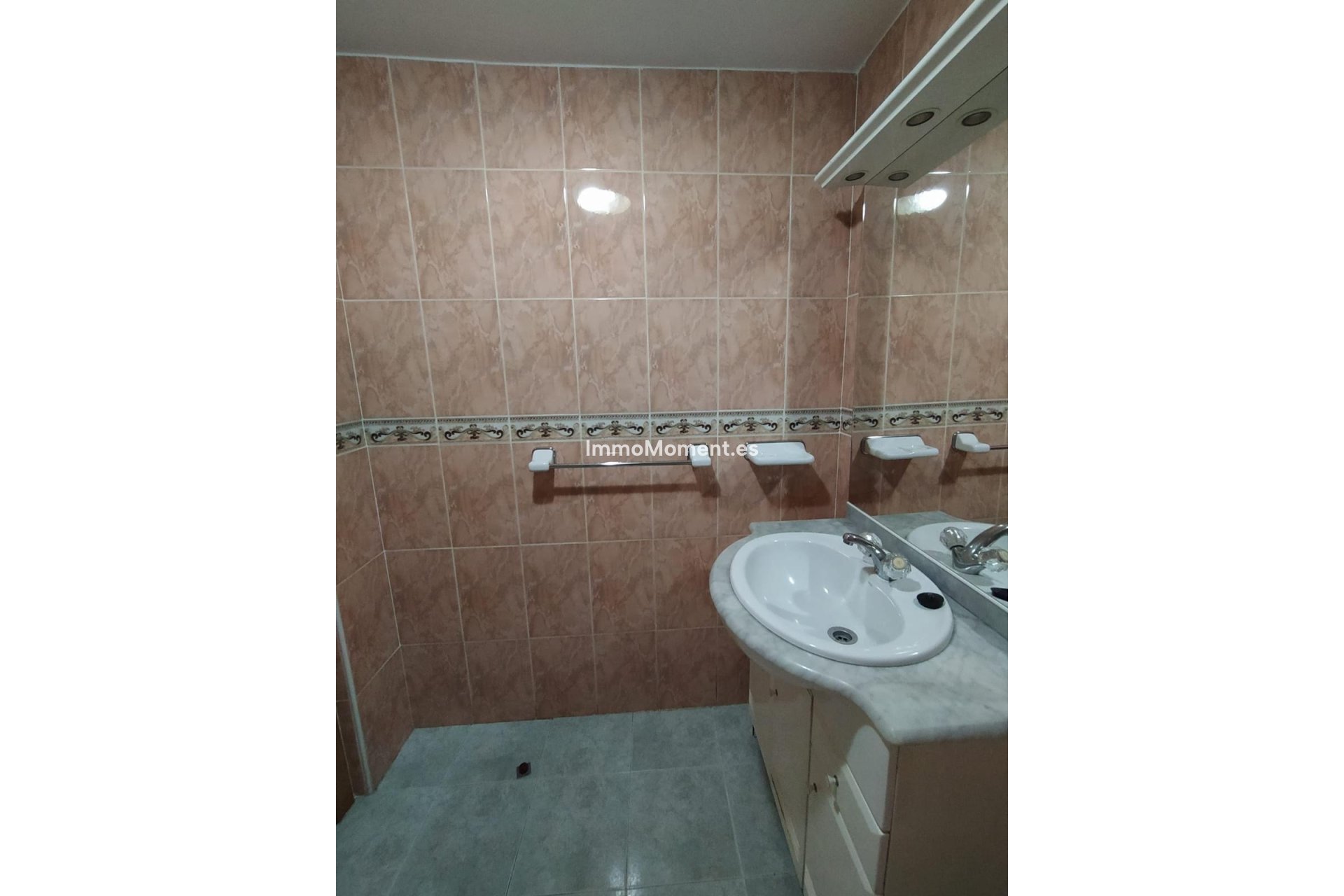 Resale - Apartment - Málaga