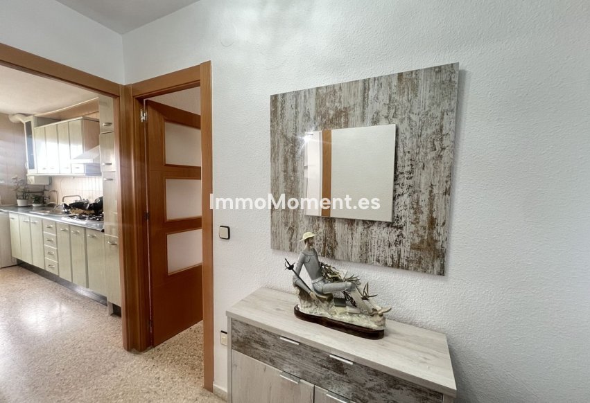 Resale - Apartment - Málaga