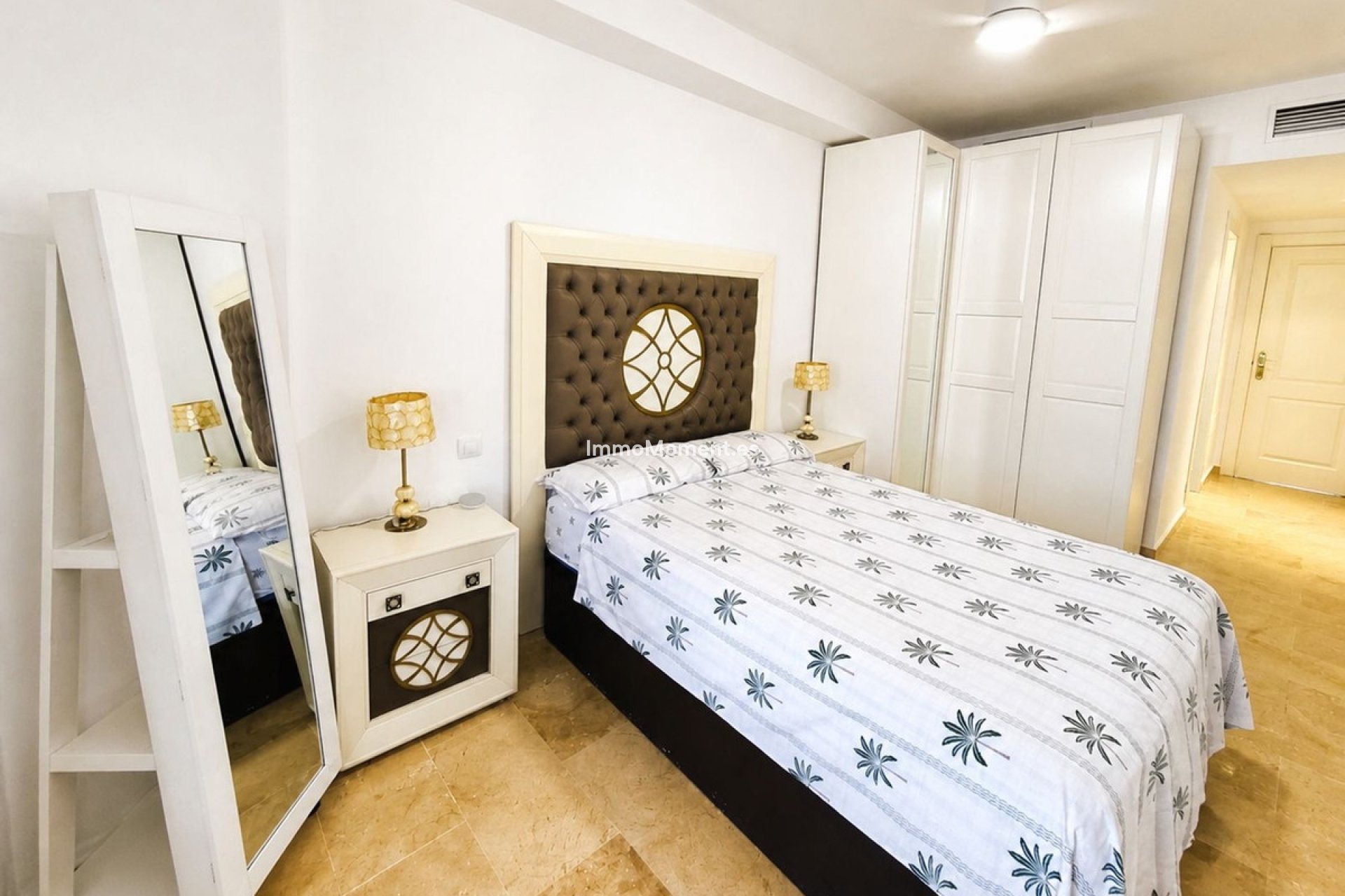 Resale - Apartment - Manilva - La Duquesa