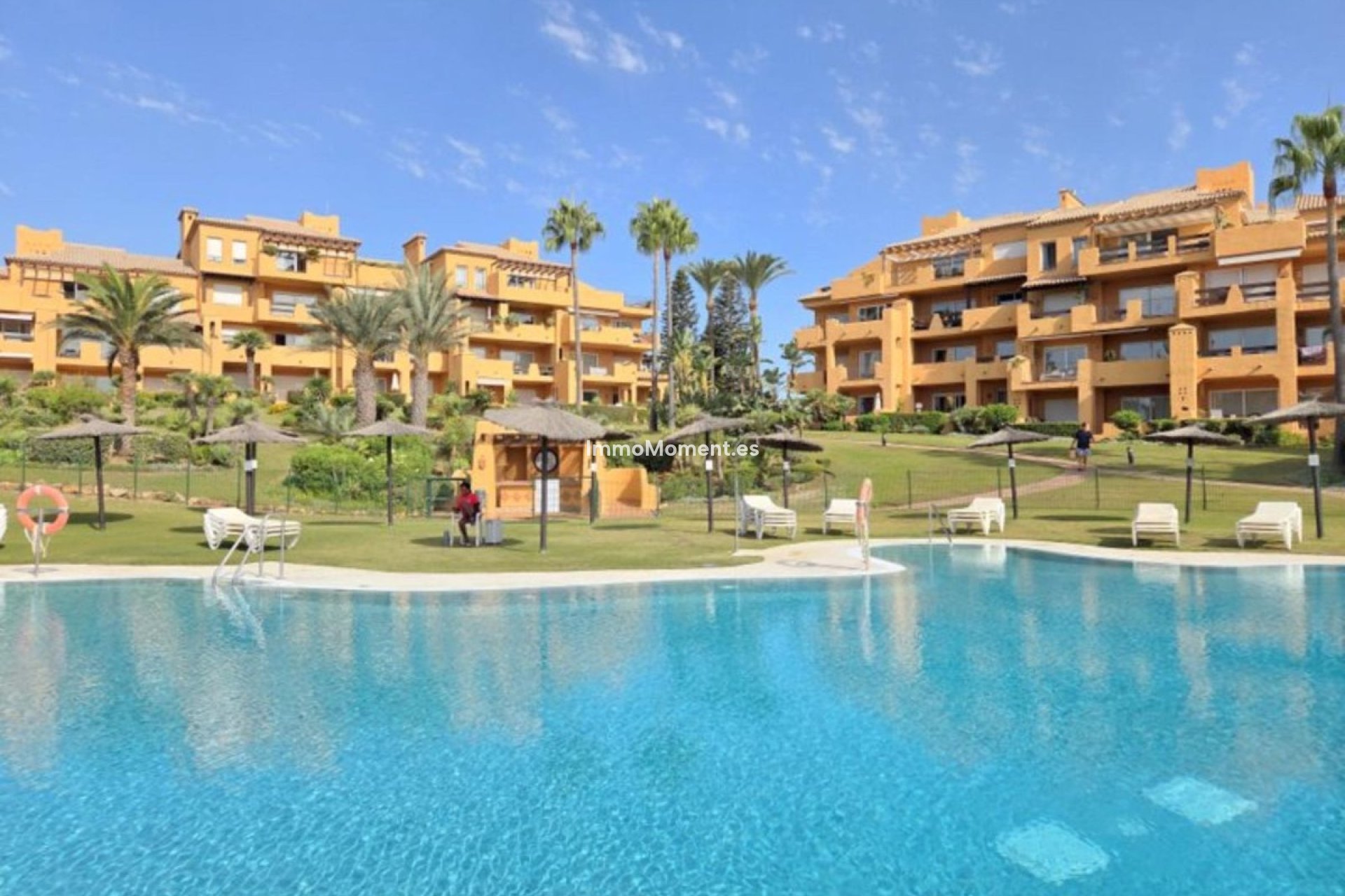 Resale - Apartment - Manilva - La Duquesa