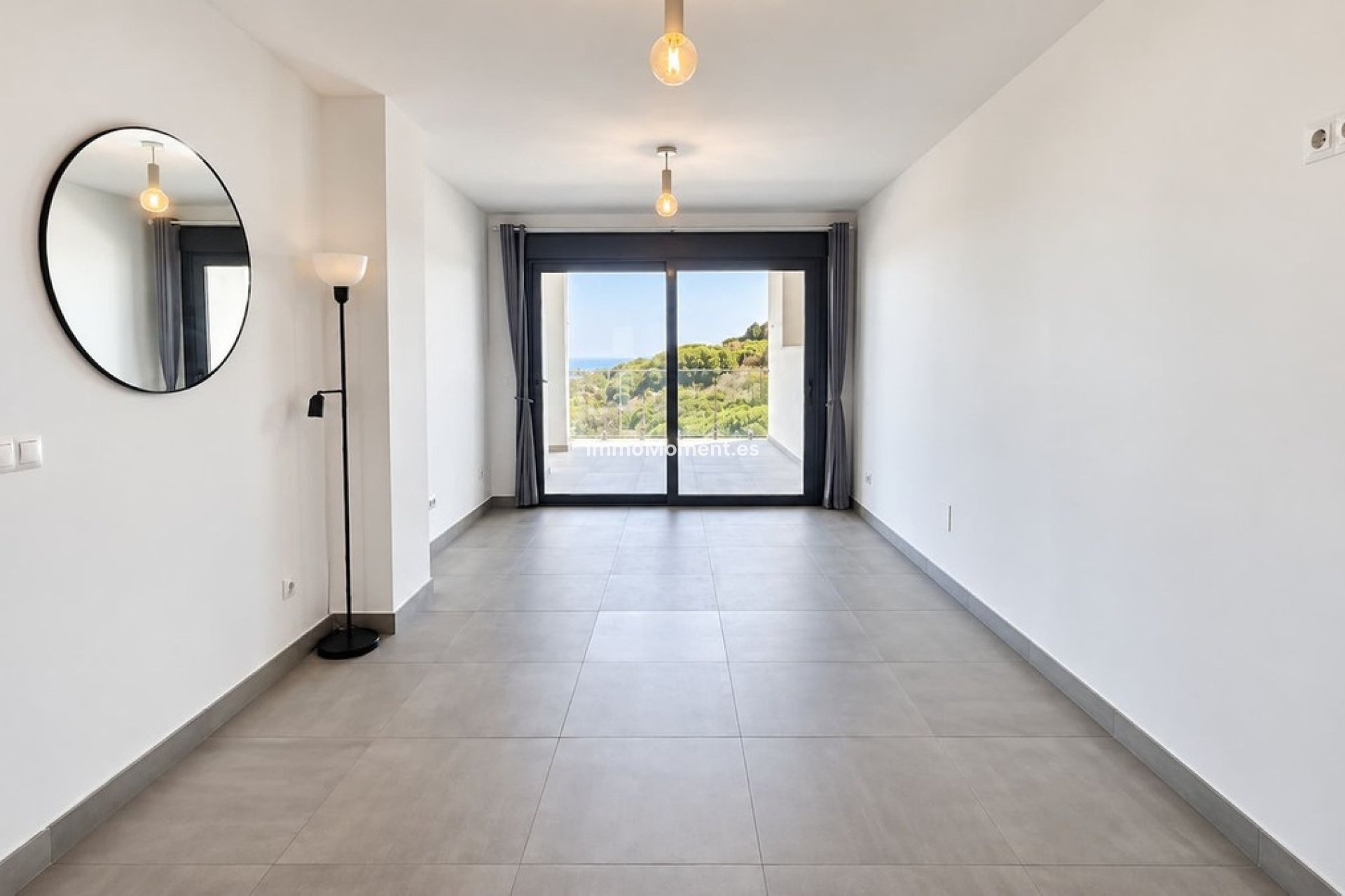 Resale - Apartment - Manilva - La Duquesa