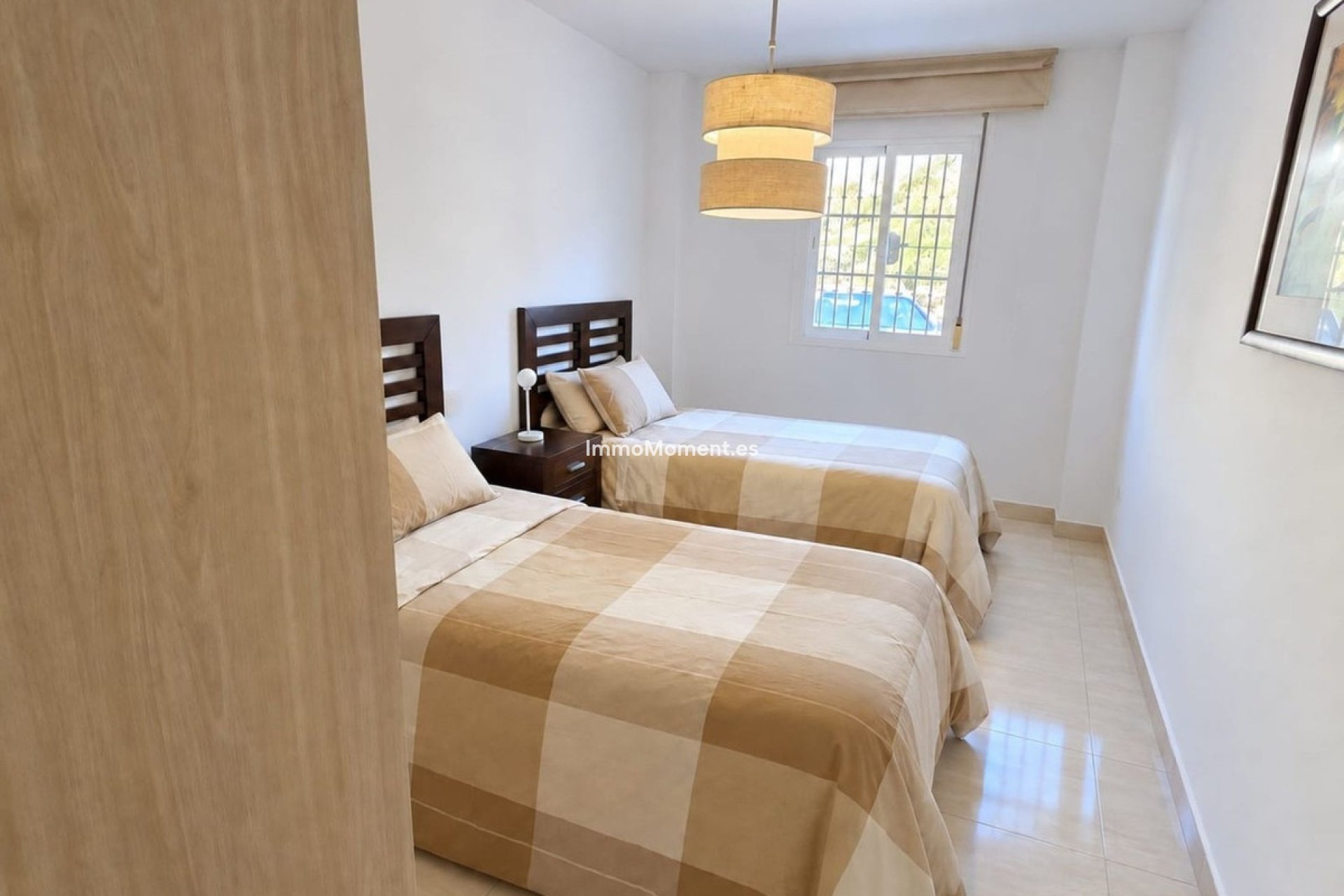 Resale - Apartment - Manilva - La Duquesa