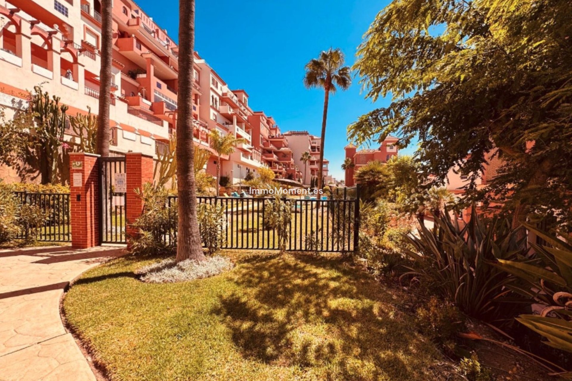 Resale - Apartment - Manilva - La Duquesa