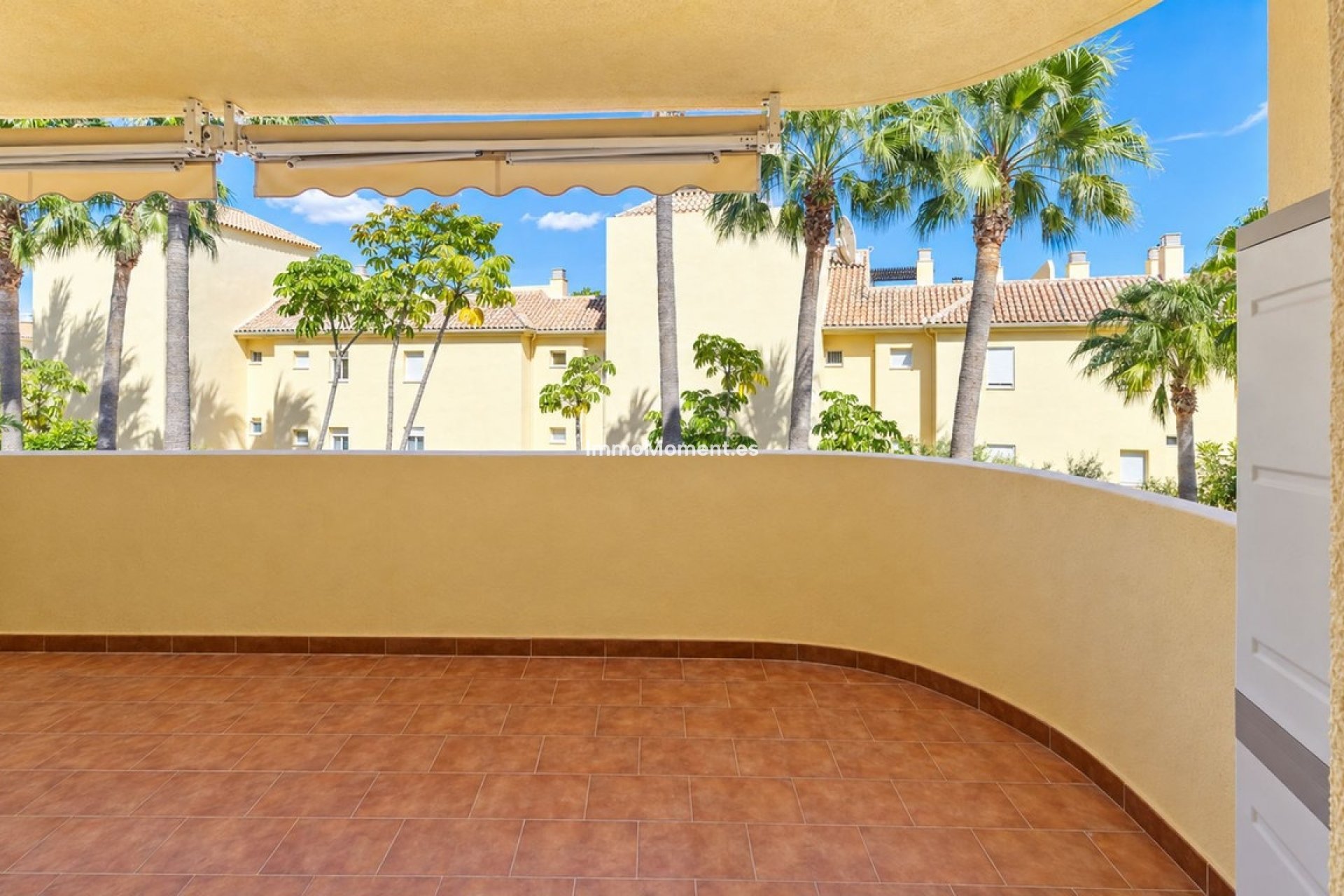 Resale - Apartment - Manilva - La Duquesa