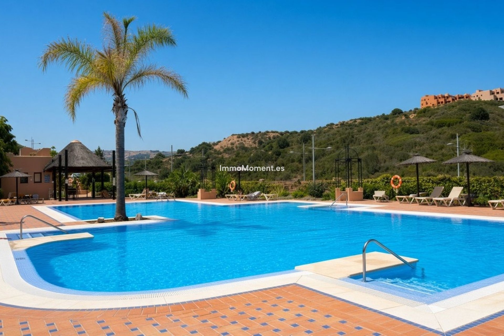 Resale - Apartment - Manilva - La Duquesa