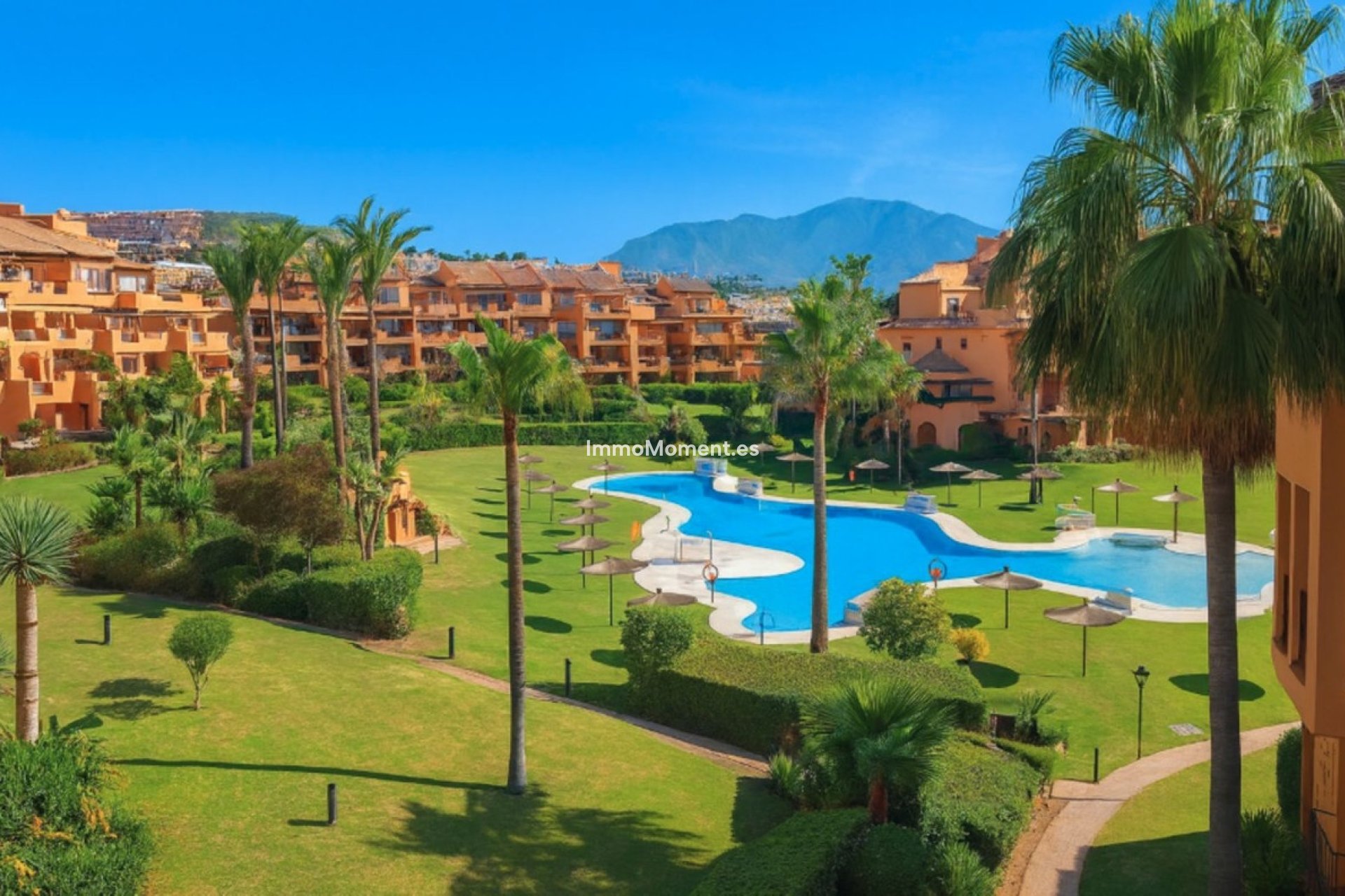 Resale - Apartment - Manilva - La Duquesa