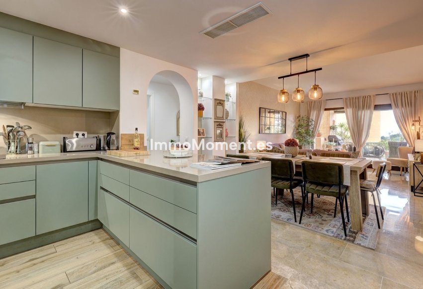 Resale - Apartment - Manilva - La Duquesa