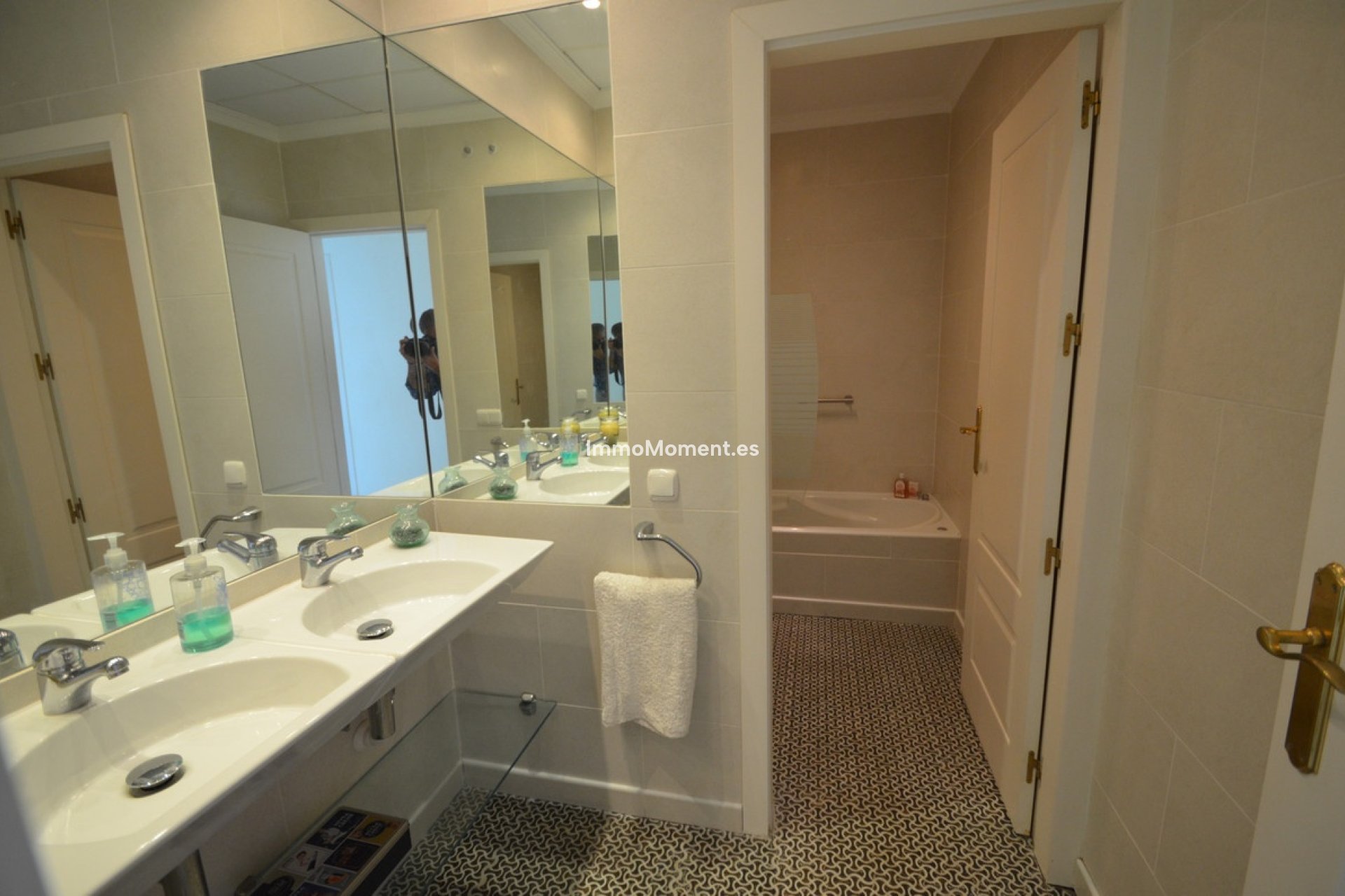 Resale - Apartment - Manilva - La Duquesa