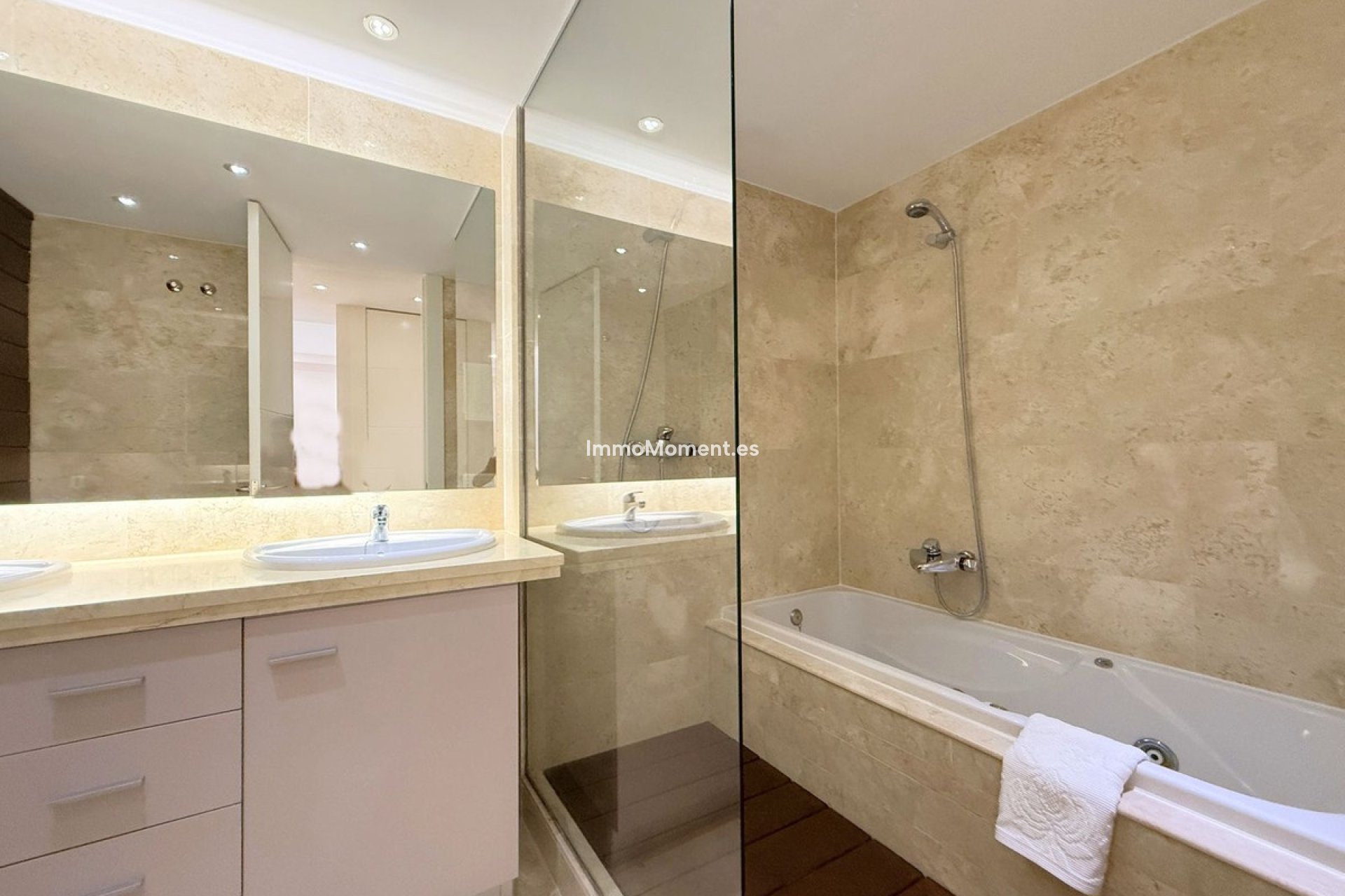 Resale - Apartment - Manilva - La Duquesa