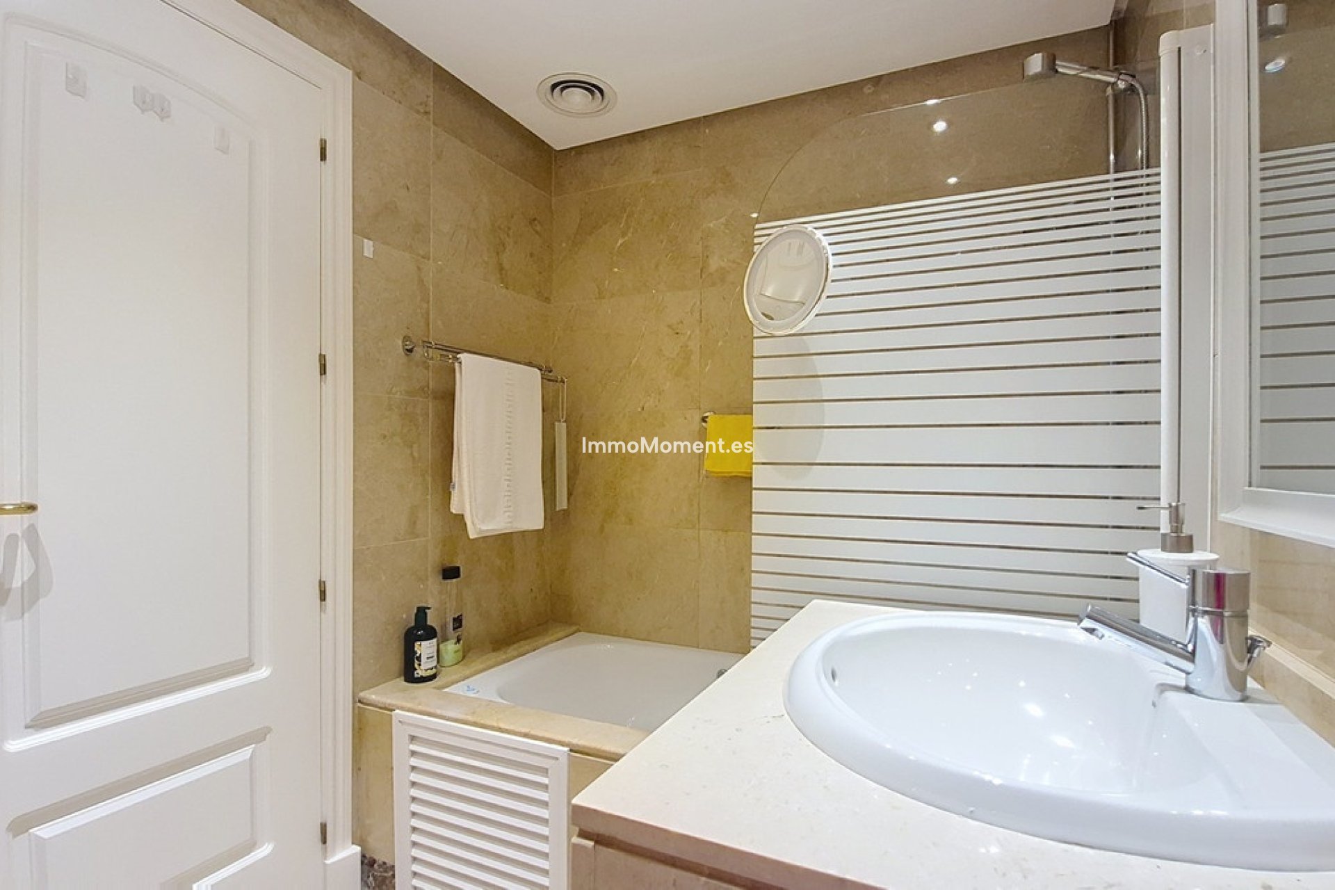 Resale - Apartment - Manilva - La Duquesa