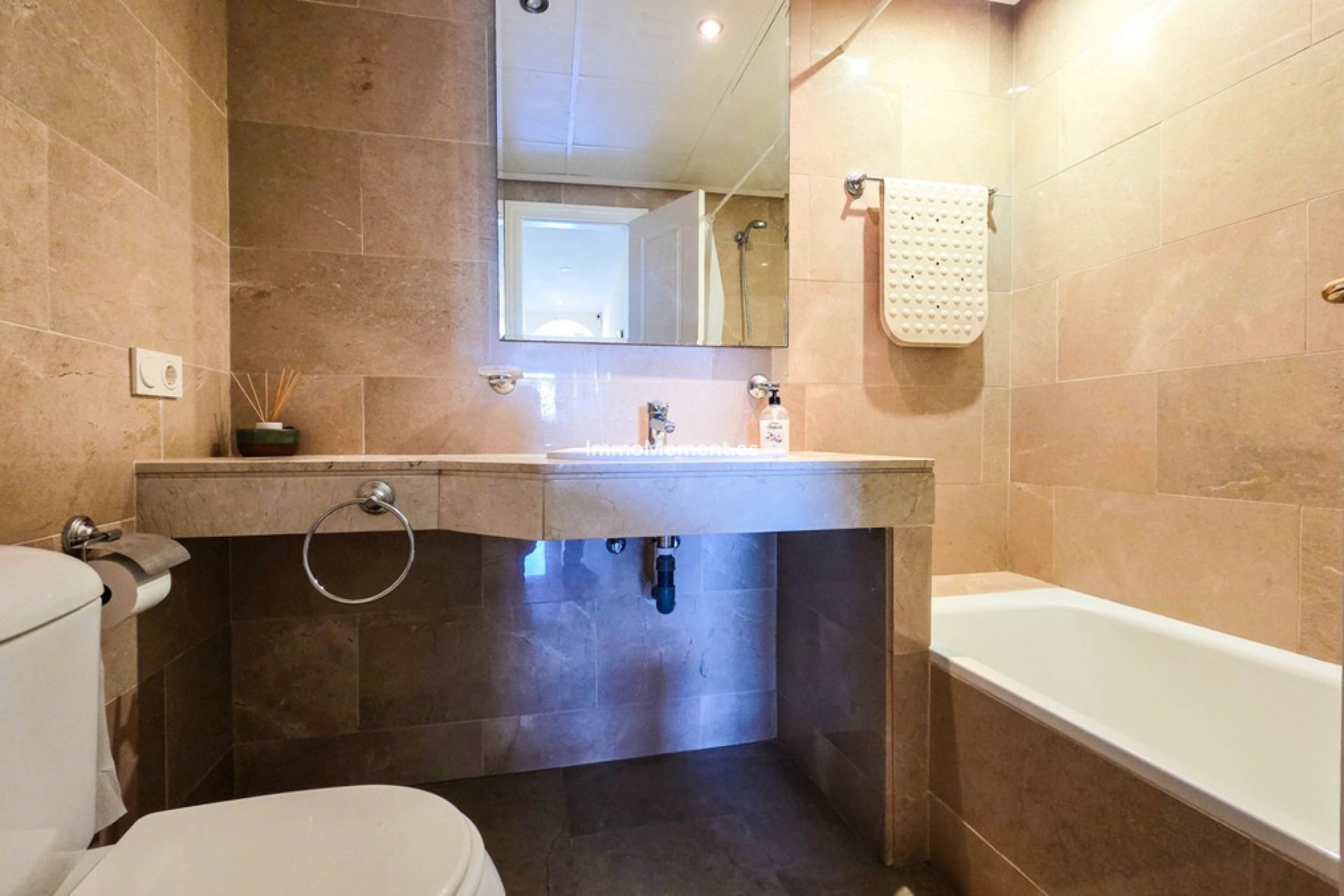 Resale - Apartment - Manilva - La Duquesa