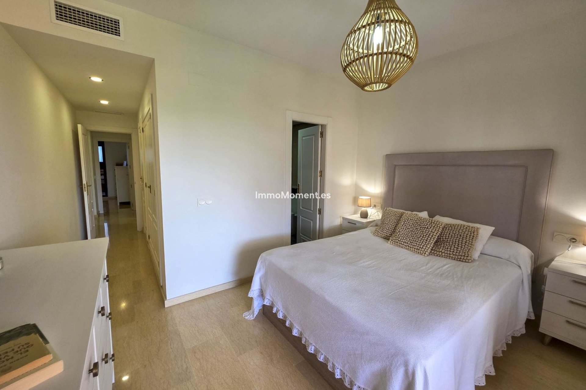 Resale - Apartment - Manilva - La Duquesa