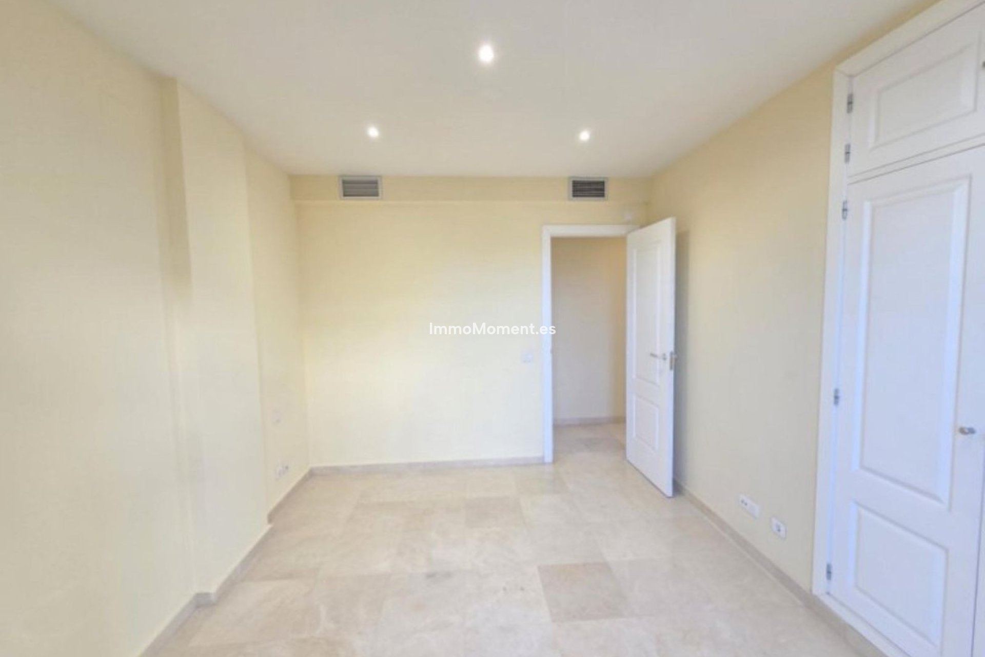 Resale - Apartment - Manilva - La Duquesa