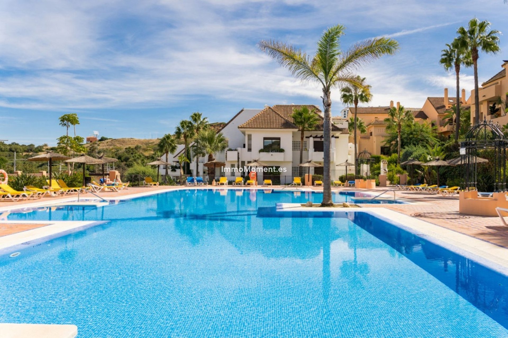 Resale - Apartment - Manilva - La Duquesa
