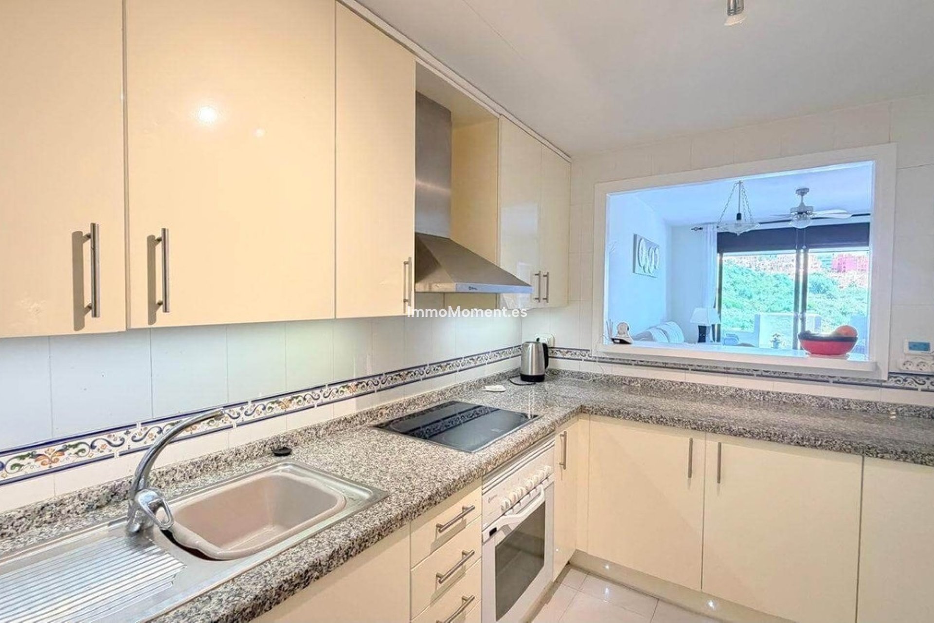 Resale - Apartment - Manilva - La Duquesa