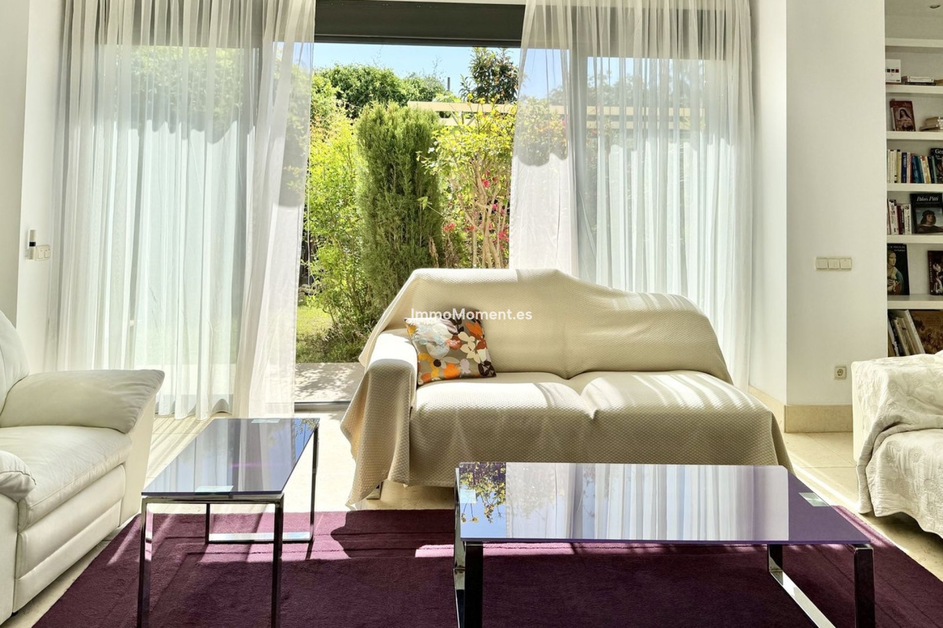 Resale - Apartment - Marbella - Altos de los Monteros