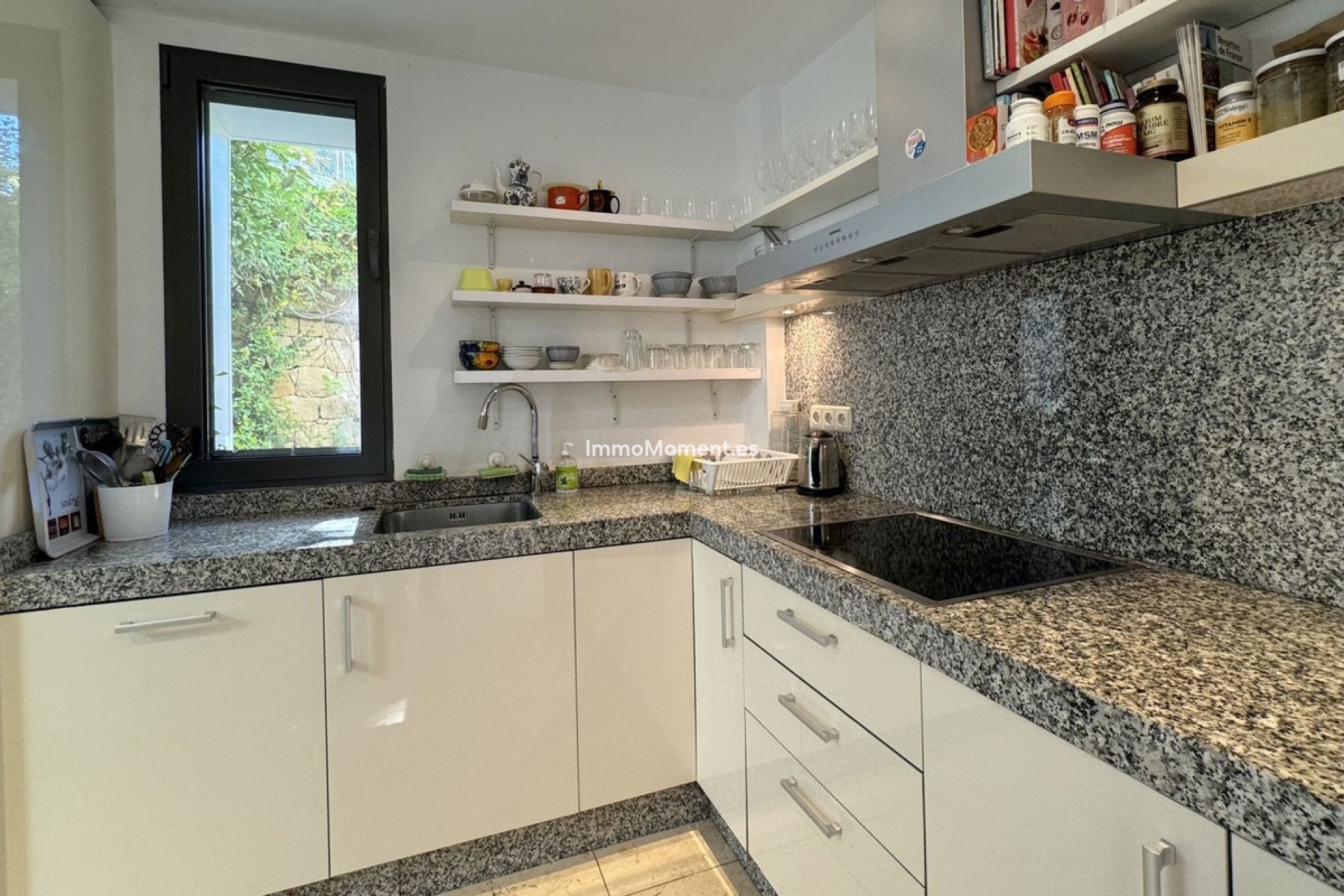 Resale - Apartment - Marbella - Altos de los Monteros