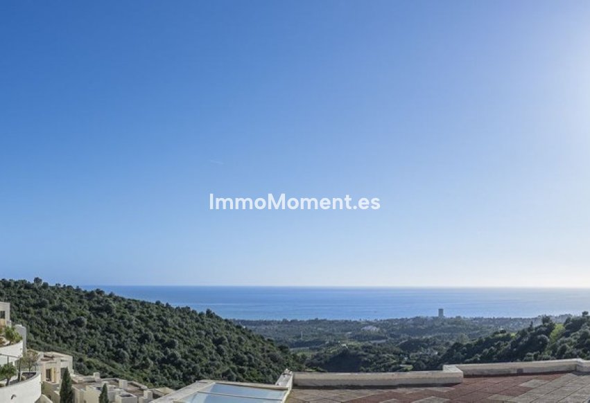 Resale - Apartment - Marbella - Altos de los Monteros
