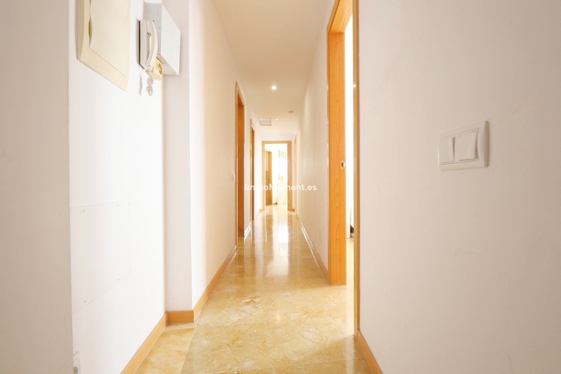 Resale - Apartment - Marbella - Altos de los Monteros