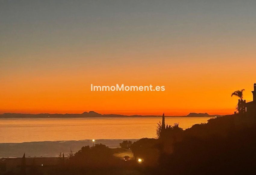 Resale - Apartment - Marbella - Altos de los Monteros