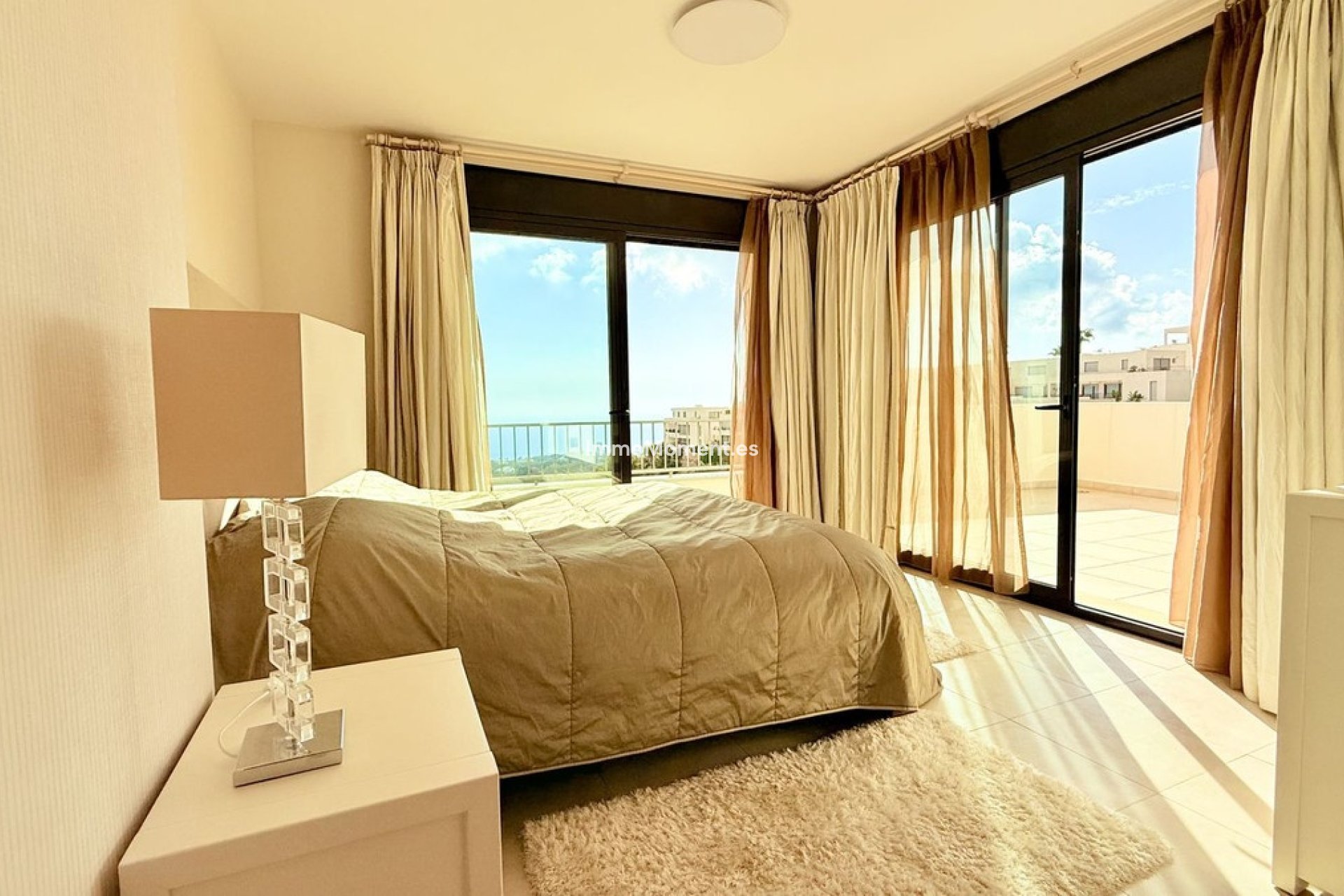 Resale - Apartment - Marbella - Altos de los Monteros