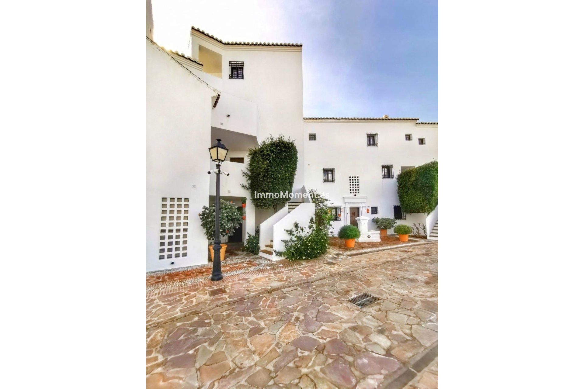 Resale - Apartment - Marbella - Altos de los Monteros