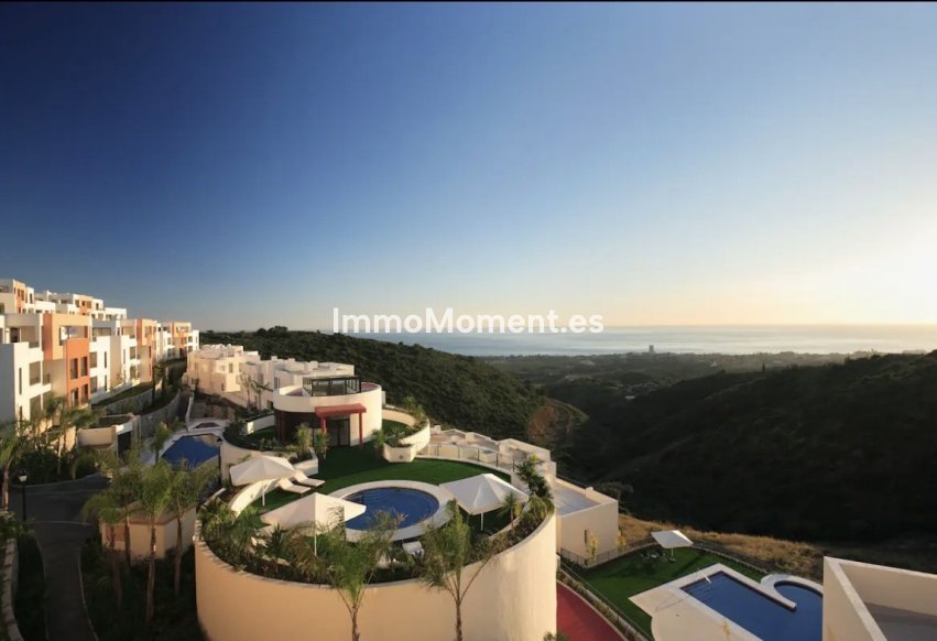 Resale - Apartment - Marbella - Altos de los Monteros