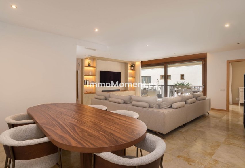 Resale - Apartment - Marbella - Altos de los Monteros