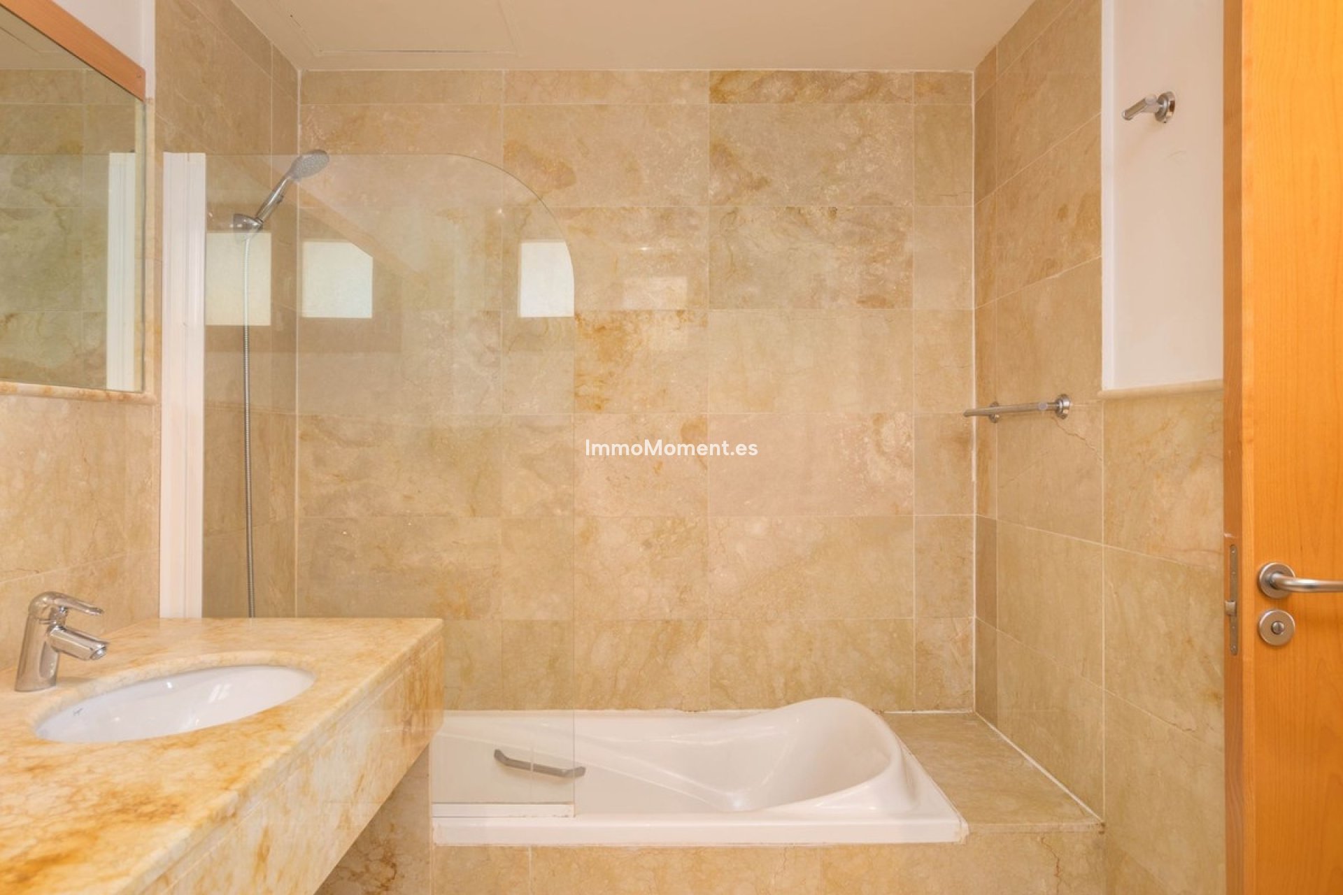 Resale - Apartment - Marbella - Altos de los Monteros