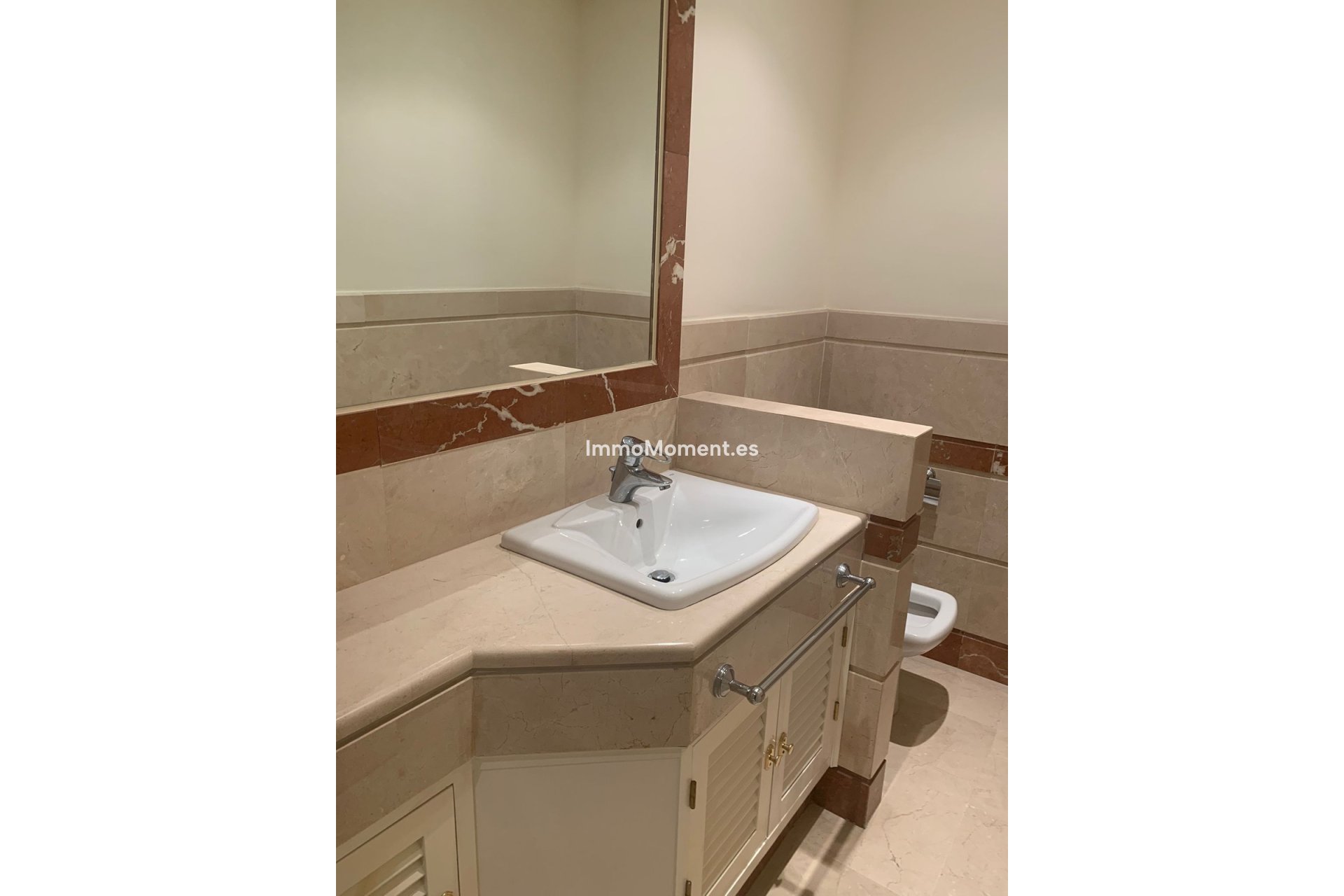 Resale - Apartment - Marbella - Bahía de Marbella
